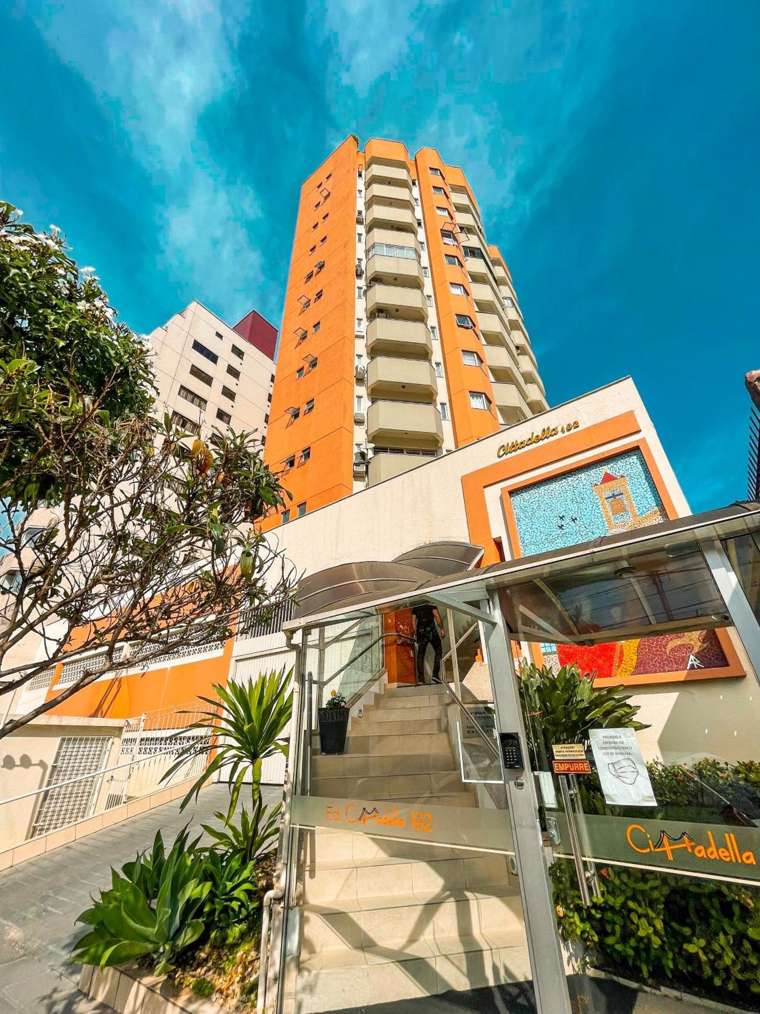 Studio No Centro: Piscina, Academia E Garagem N209 Florianopolis Ngoại thất bức ảnh
